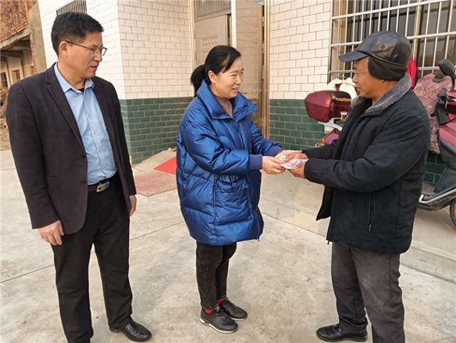 湖北蕲春县农技协会开展走访慰问部分科普志愿工作者活动